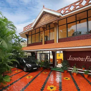 https://jasmine-palace.kerala-hotels.net