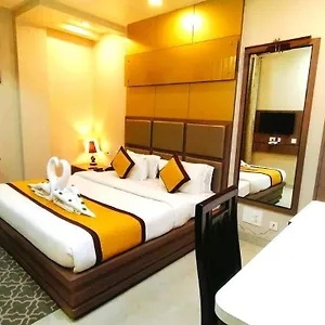 https://hotel-ozas-grand.hotels-varanasi.com